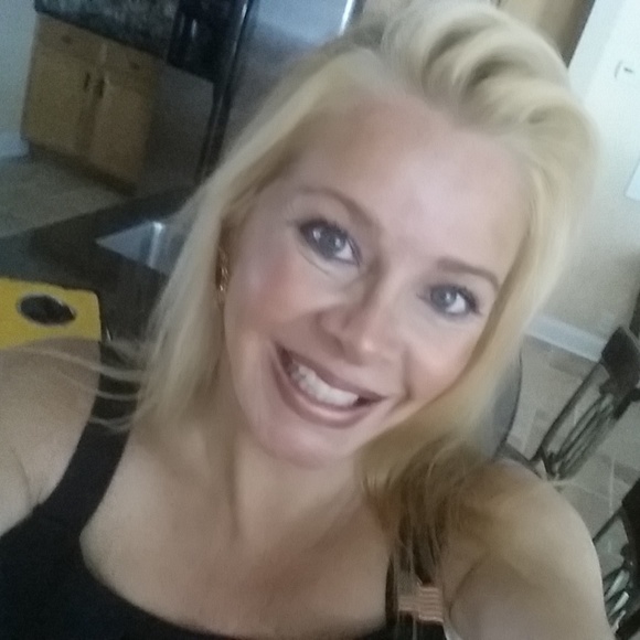 Meet your Posher, Evette - Picture 4 of 5